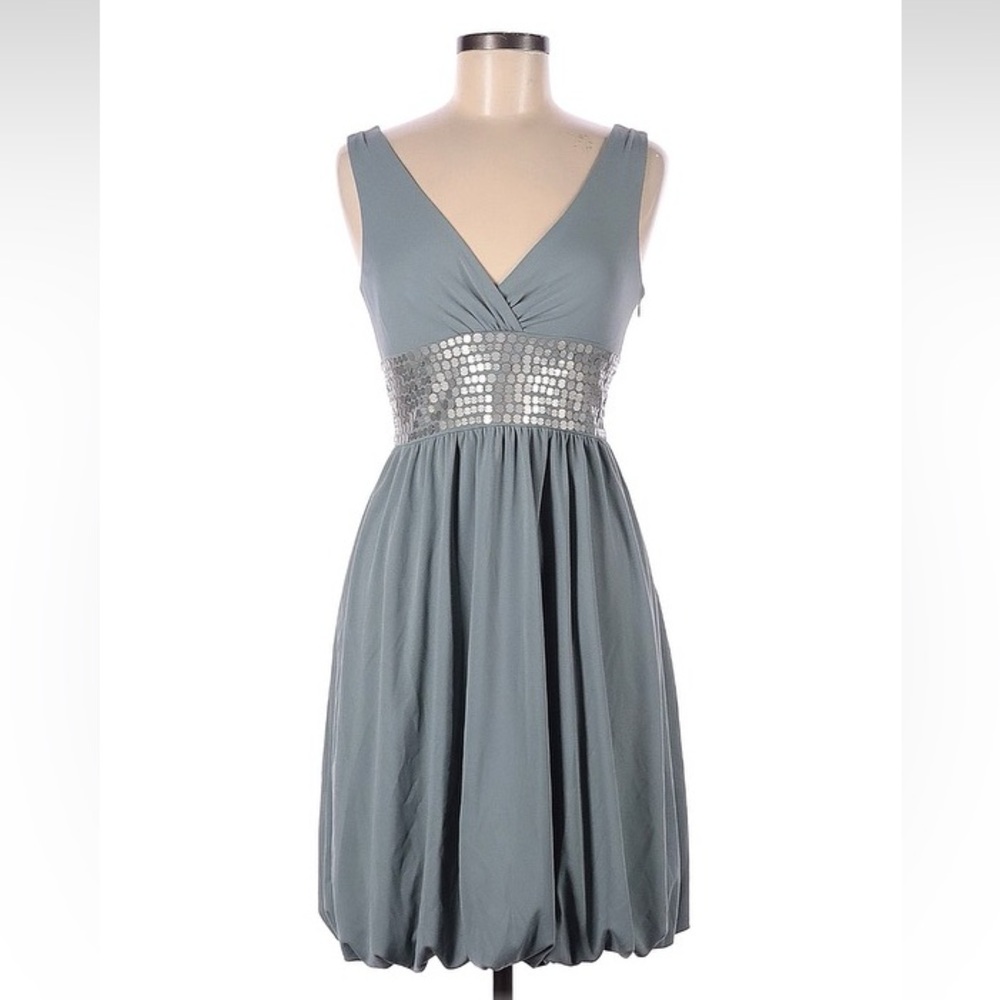 Ted Baker London
Size 6 (2) Cocktail Dress